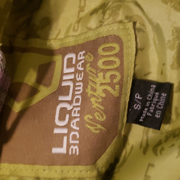 Liquid Boardwear 2500 snowboard jacket, removable hood - Picture 16 of 17